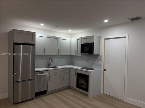 Photo of 345 Michigan Ave #5, Miami Beach, FL 33139 (MLS # A11995161)