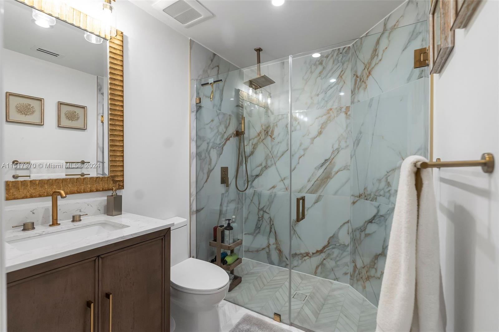 RIO VISTA ISLES - Residential