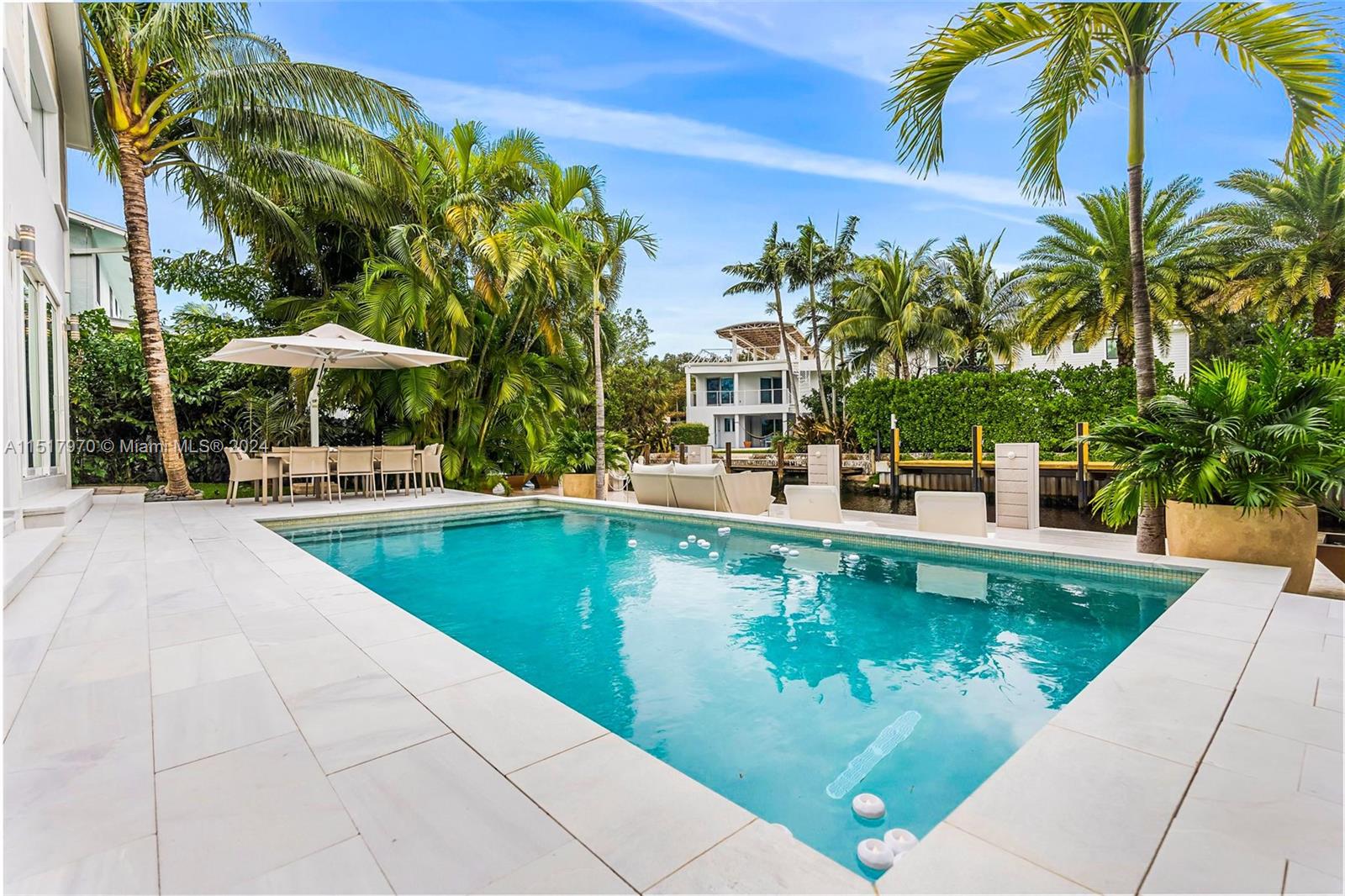 RIO VISTA ISLES - Residential