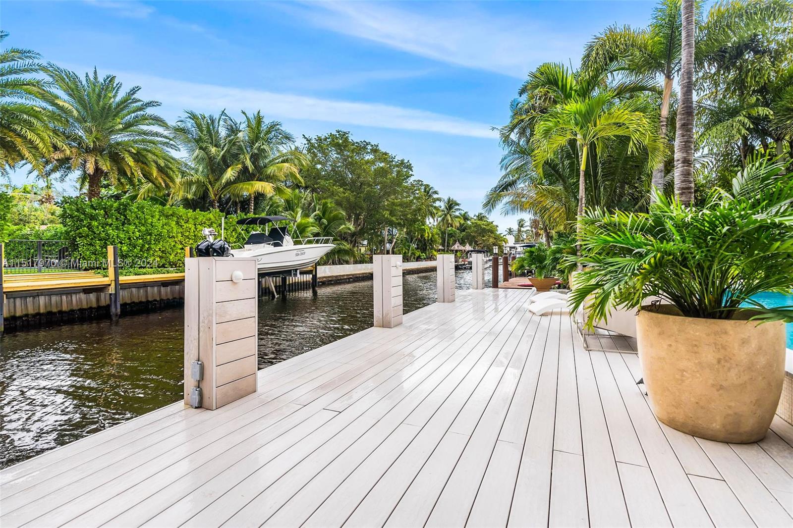 RIO VISTA ISLES - Residential