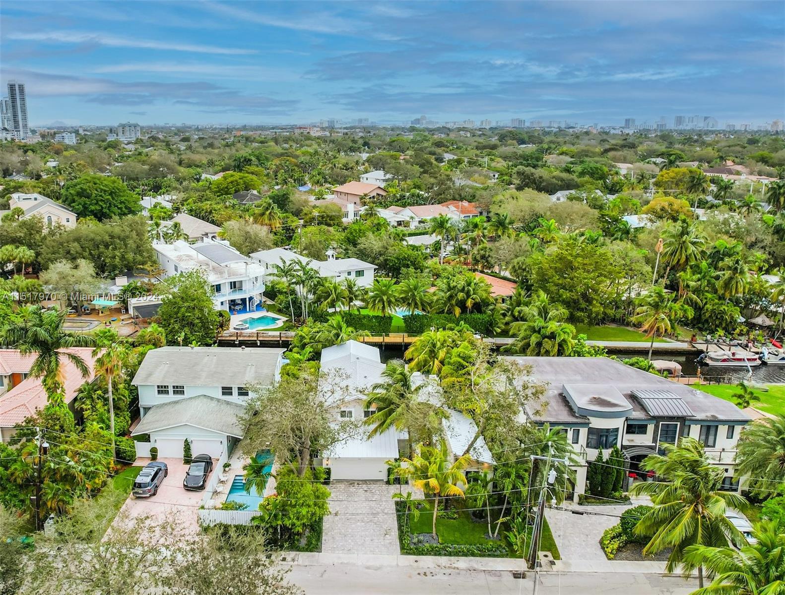 RIO VISTA ISLES - Residential