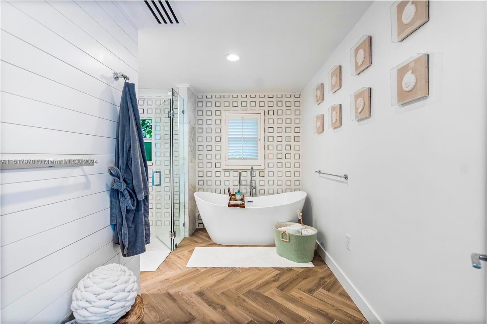 RIO VISTA ISLES - Residential