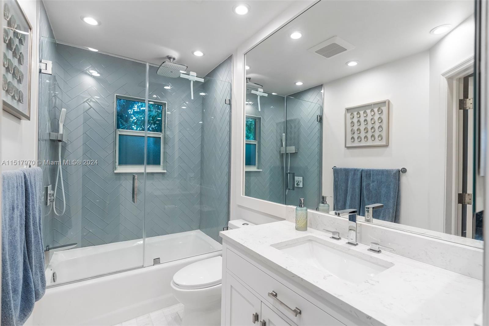 RIO VISTA ISLES - Residential