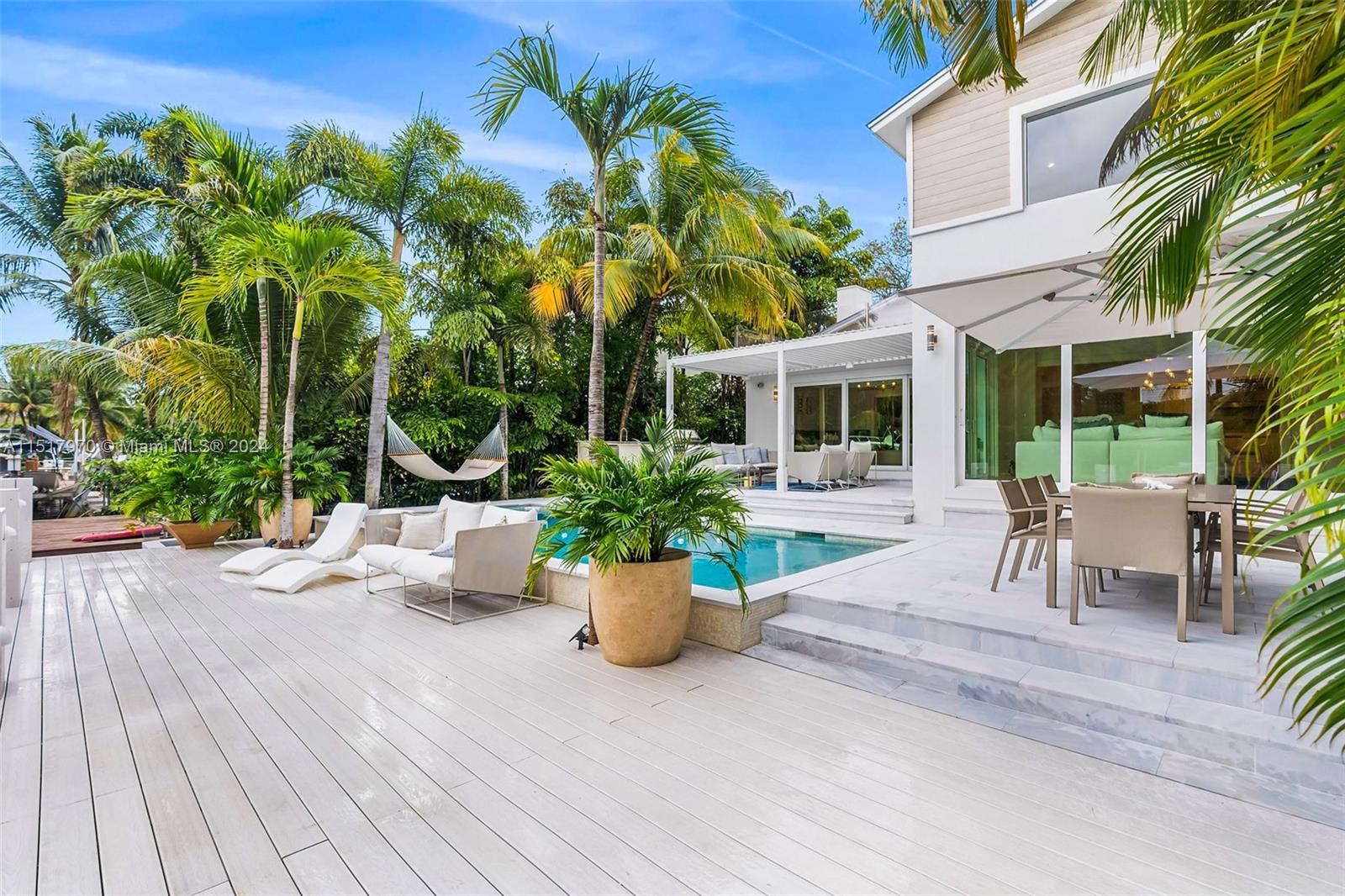 RIO VISTA ISLES - Residential