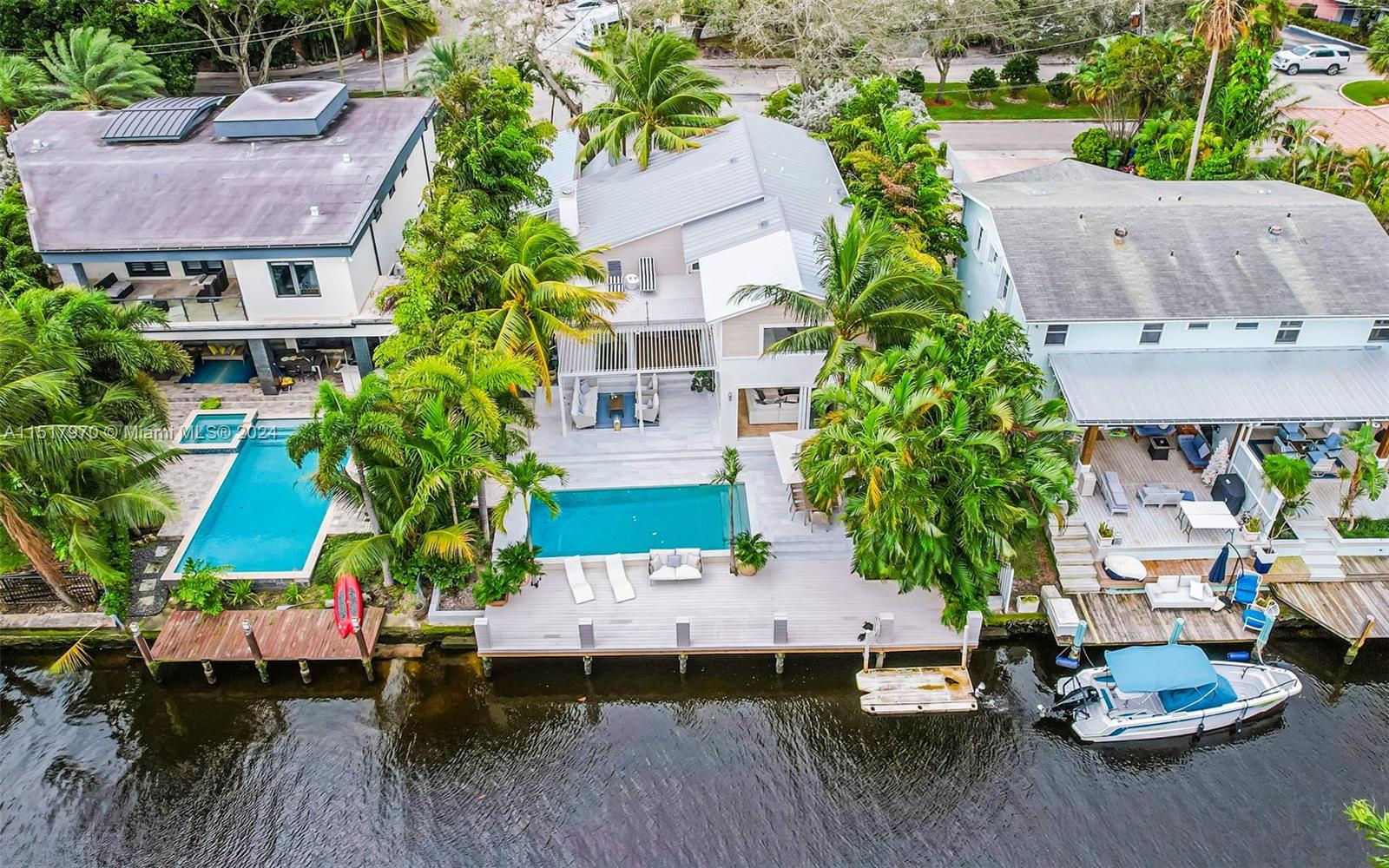 RIO VISTA ISLES - Residential