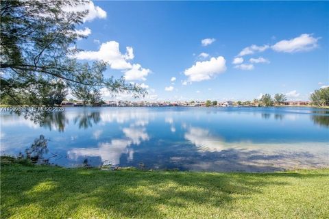 Photo of 2540 W 67th Pl #204-28, Hialeah, FL 33016 (MLS # A11999632)