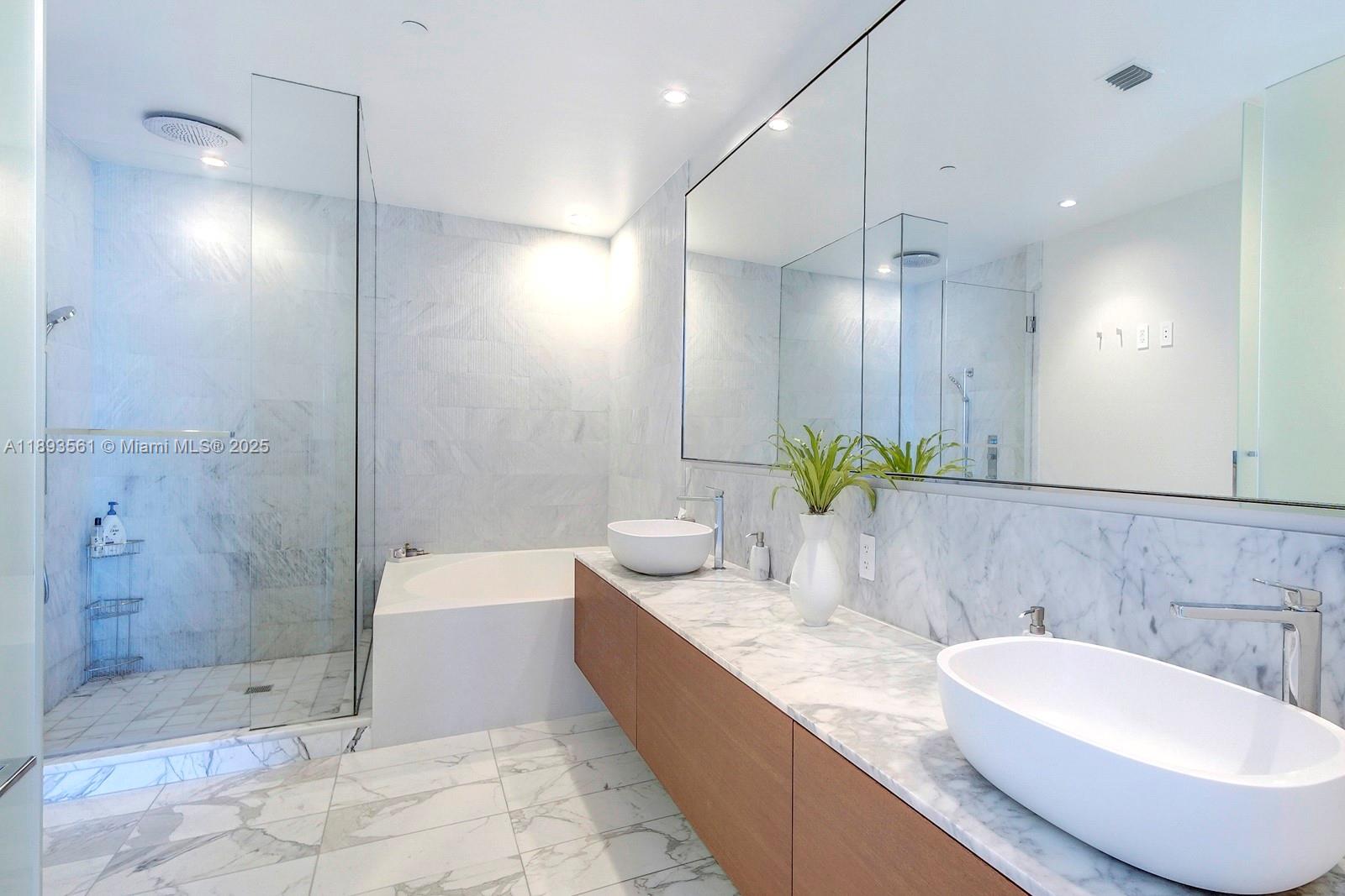 OCEANA BAL HARBOUR CONDO - Residential Lease