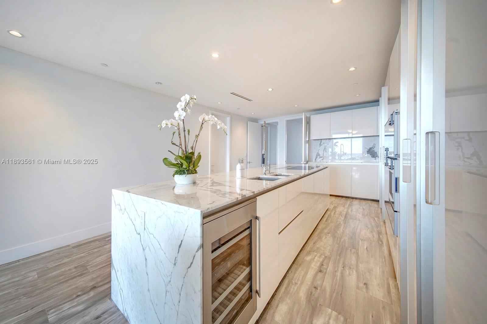 OCEANA BAL HARBOUR CONDO - Residential Lease