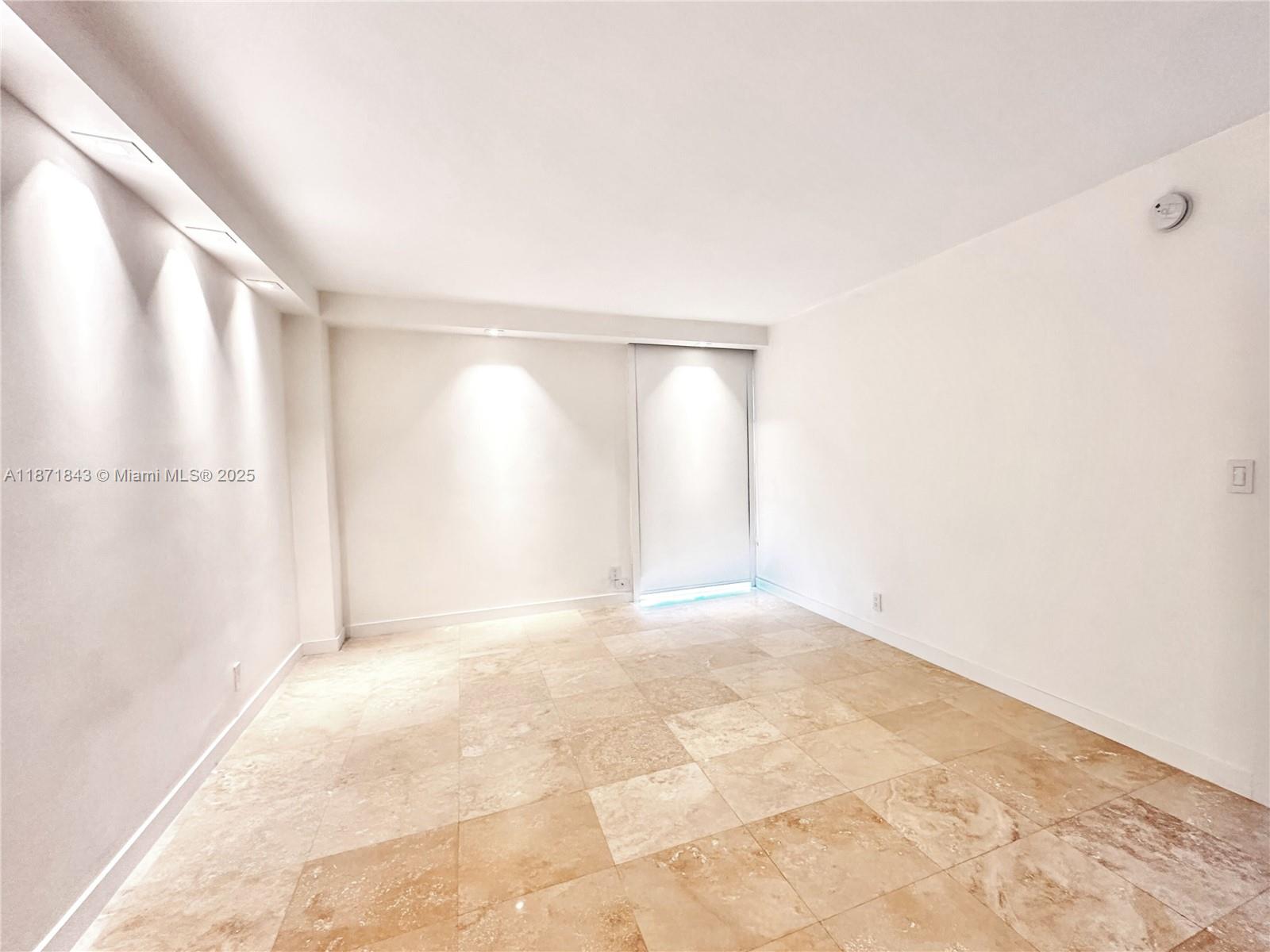 BRAVURA I CONDO - Residential