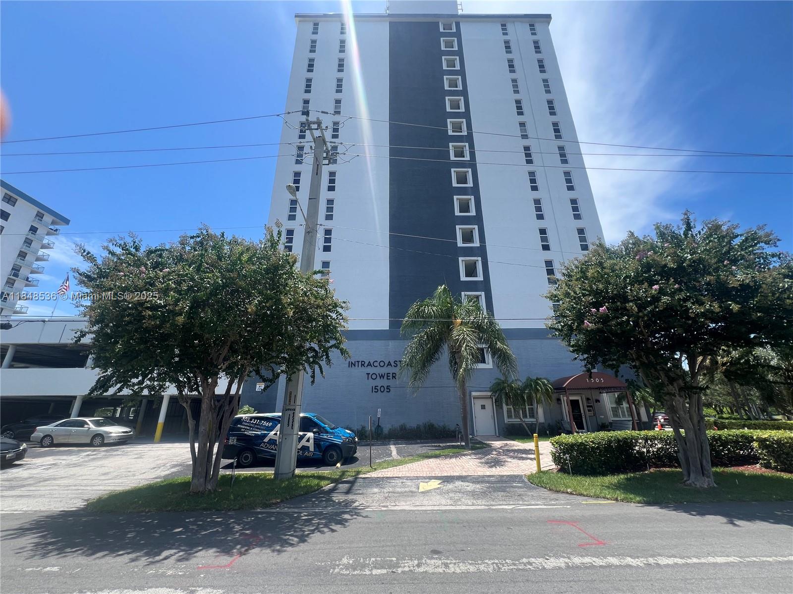 Investor opportunity! This 2 Bed/2 Bath condo offers unbeatable views of the Intracoastal and endless potential. Bring your vision and renovate to your taste. Prime location in the heart of Pompano Beach—steps to beaches, dining, and entertainment. Water Taxi access, covered parking, pool, fitness center, and more. A rare chance to create your dream waterfront retreat!