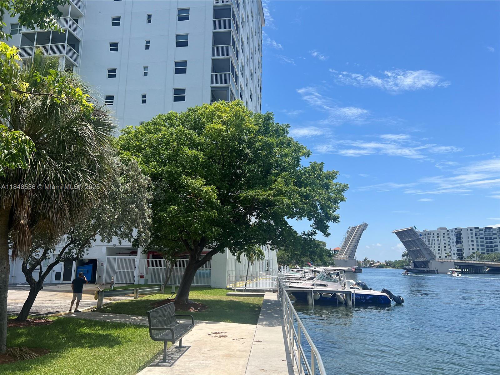 1505 N Riverside Dr 508