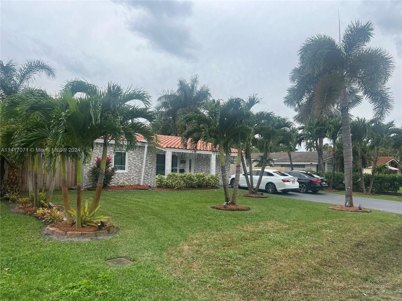 Property for Sale at 514 Nw 36th St St, Oakland Park, Miami-Dade County, Florida - Bedrooms: 4 
Bathrooms: 2  - $669,000