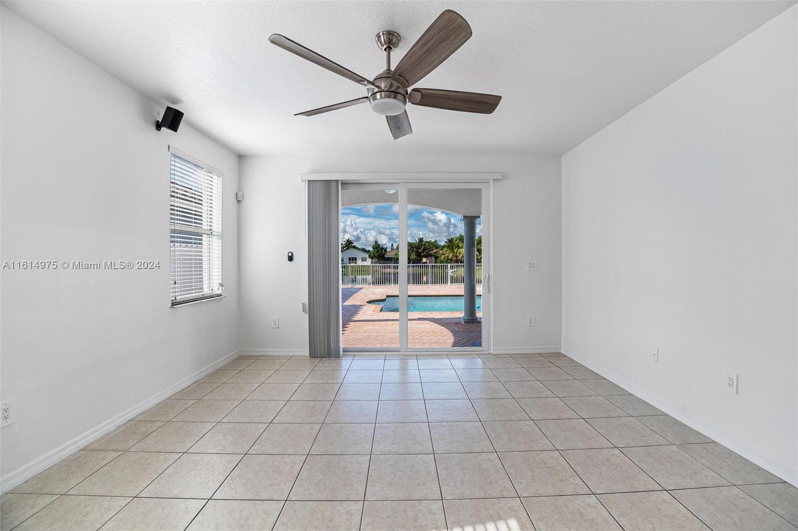LAKE VENETIAN - Residential Lease