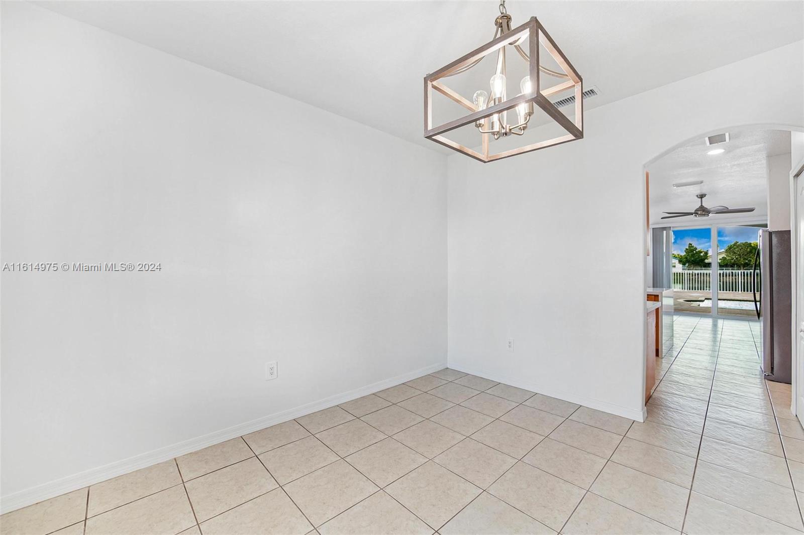 LAKE VENETIAN - Residential Lease