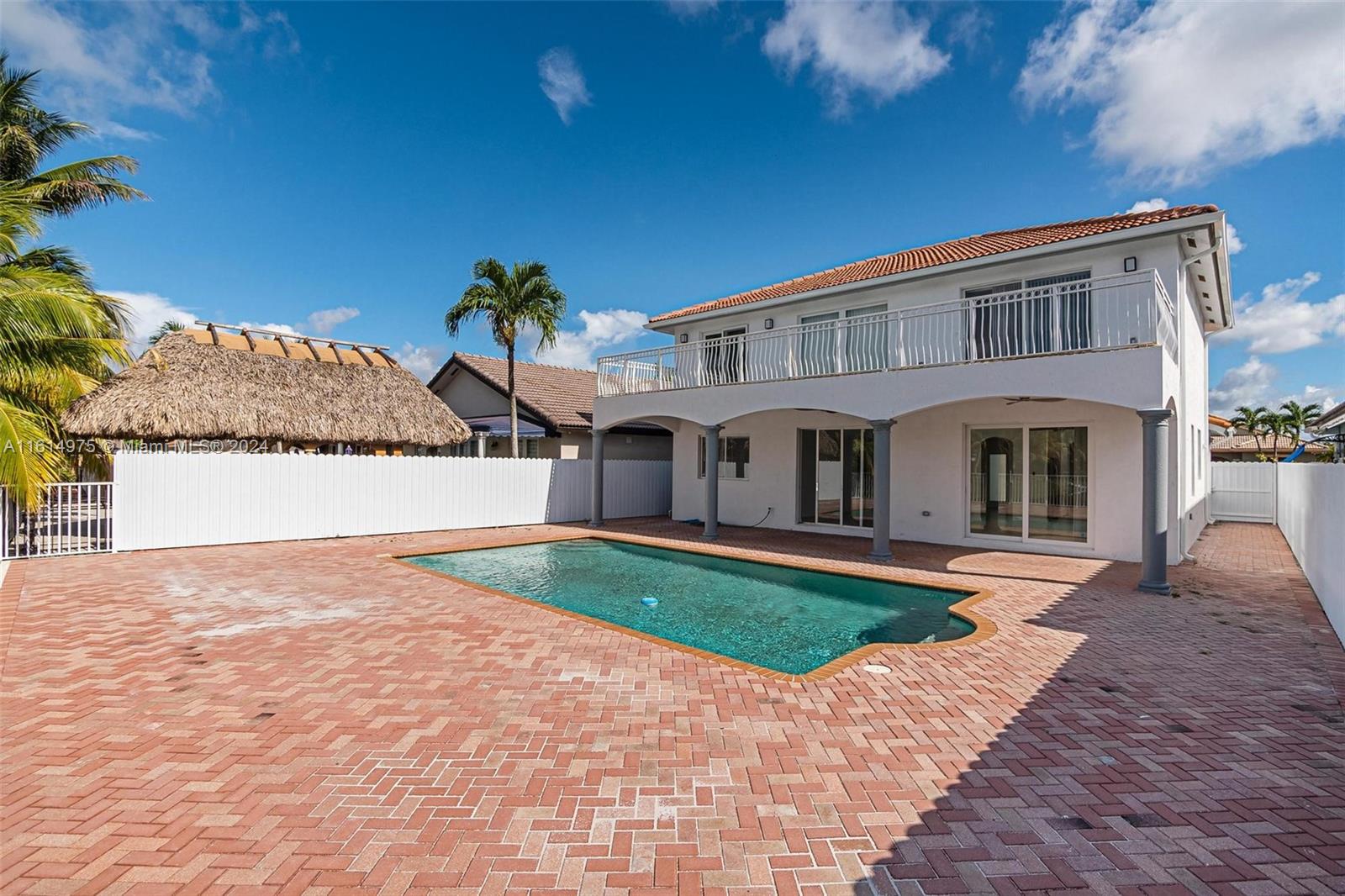 LAKE VENETIAN - Residential Lease
