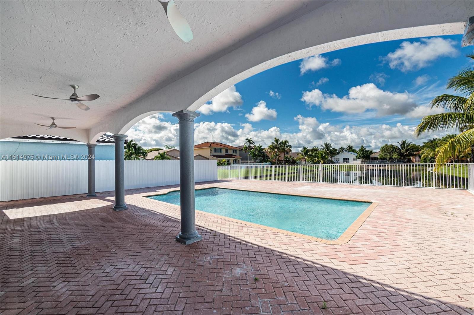 LAKE VENETIAN - Residential Lease
