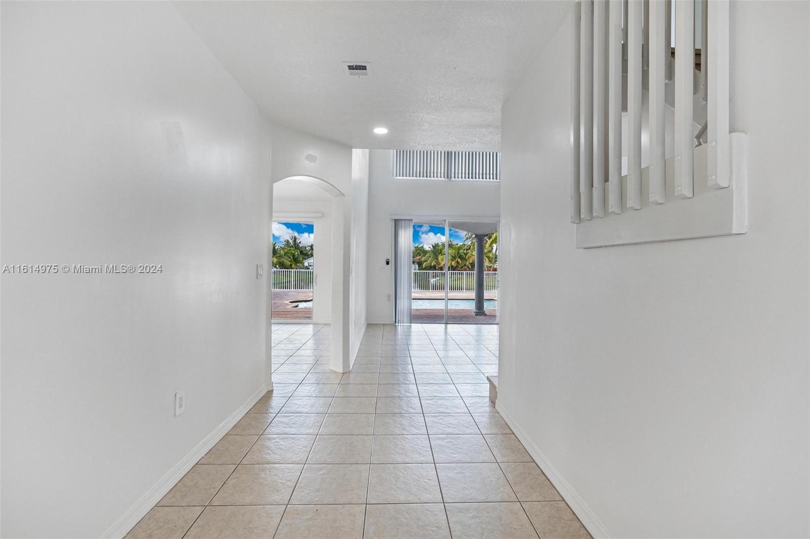 LAKE VENETIAN - Residential Lease