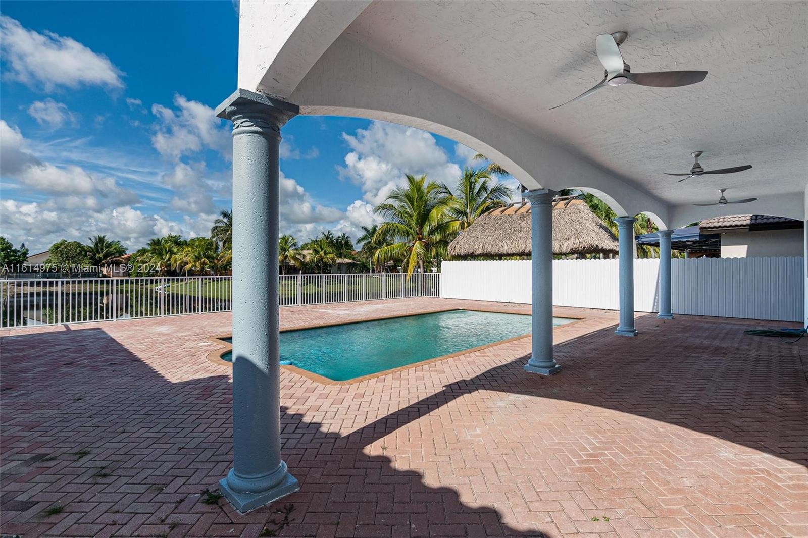 LAKE VENETIAN - Residential Lease