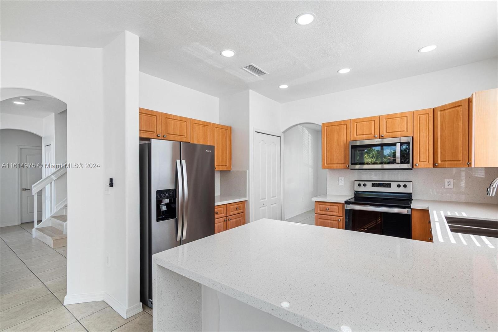 LAKE VENETIAN - Residential Lease