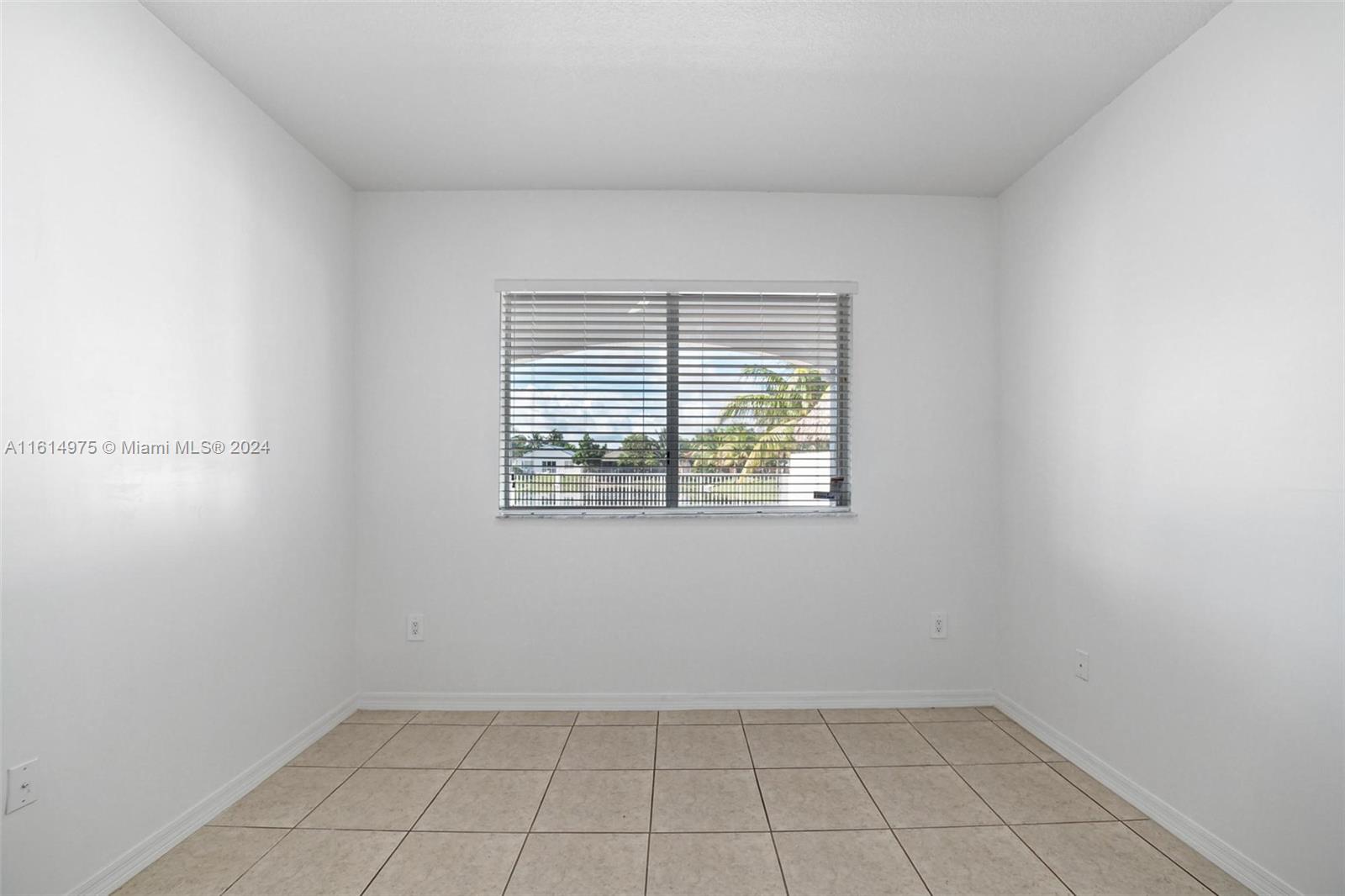 LAKE VENETIAN - Residential Lease