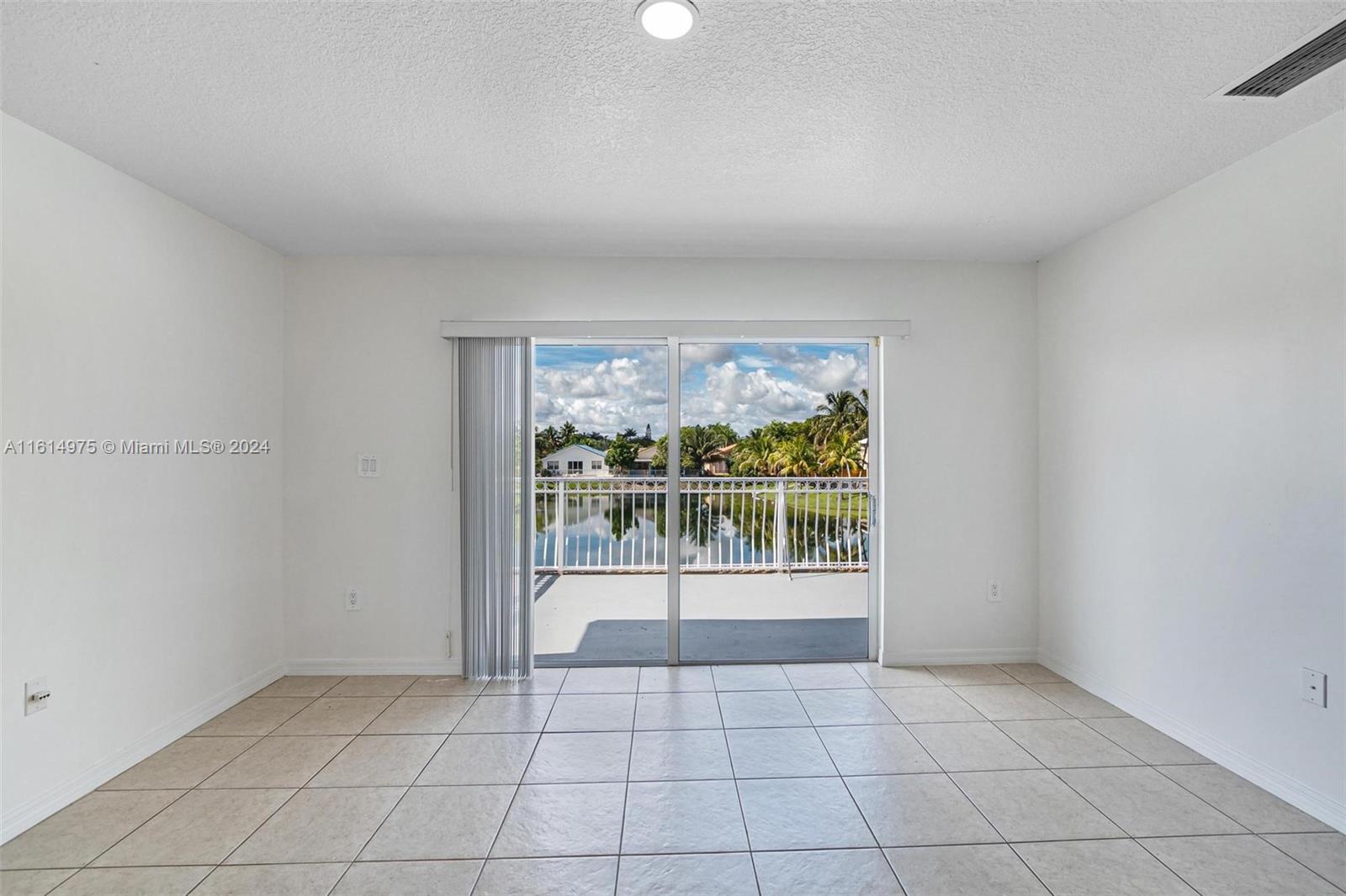 LAKE VENETIAN - Residential Lease