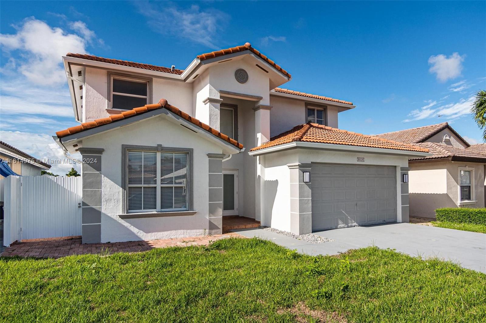 LAKE VENETIAN - Residential Lease