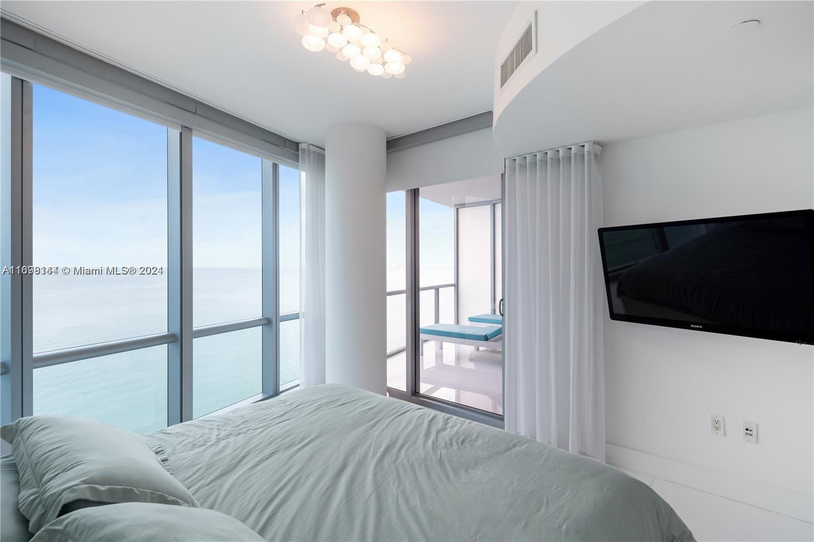 17121 Collins Ave 1703, Sunny Isles Beach, Miami-Dade County, Florida - 1 Bedrooms  
2 Bathrooms - 