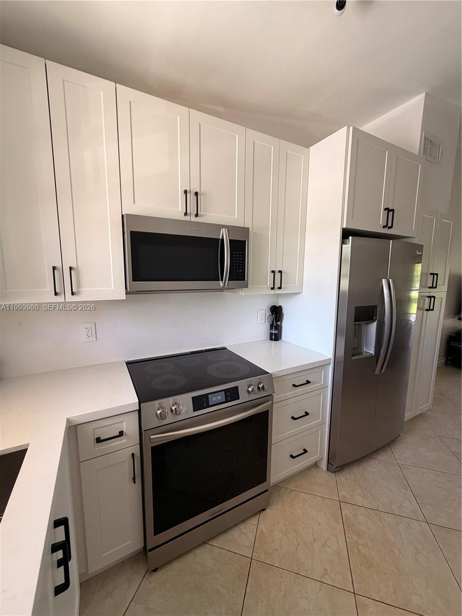 LAKE WINDWOOD CONDO - Residential