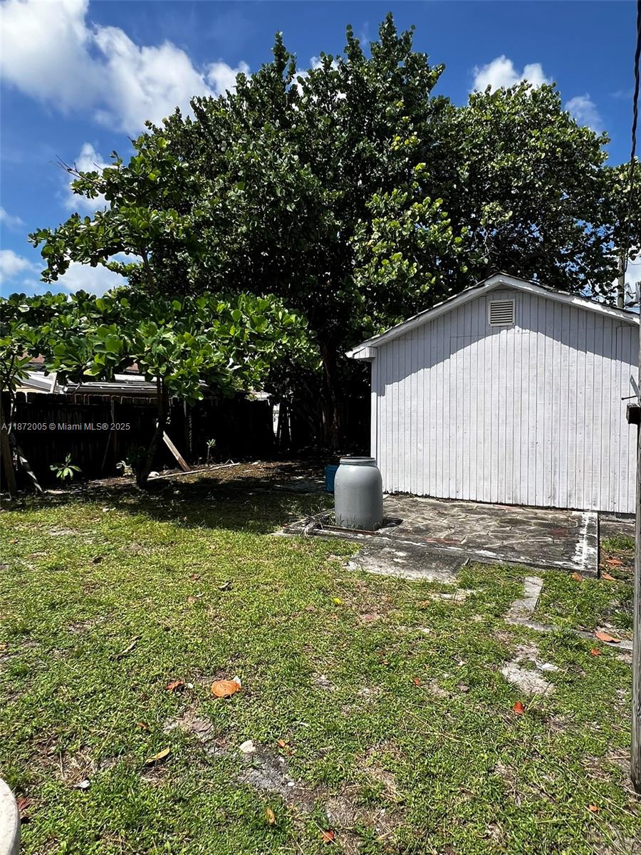 LAKE WORTH TOWN OF - Residential