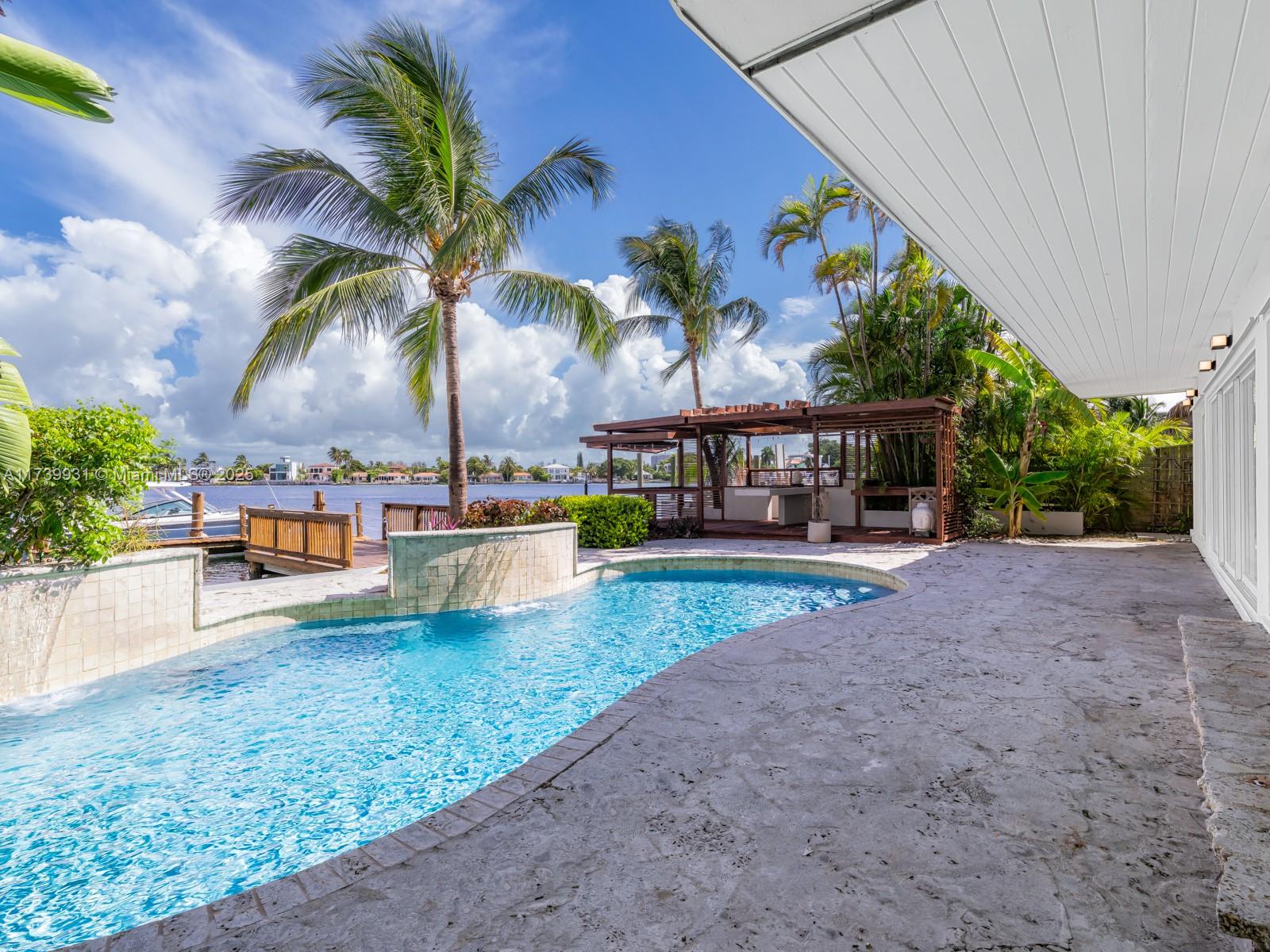 BISCAYNE POINT - Land