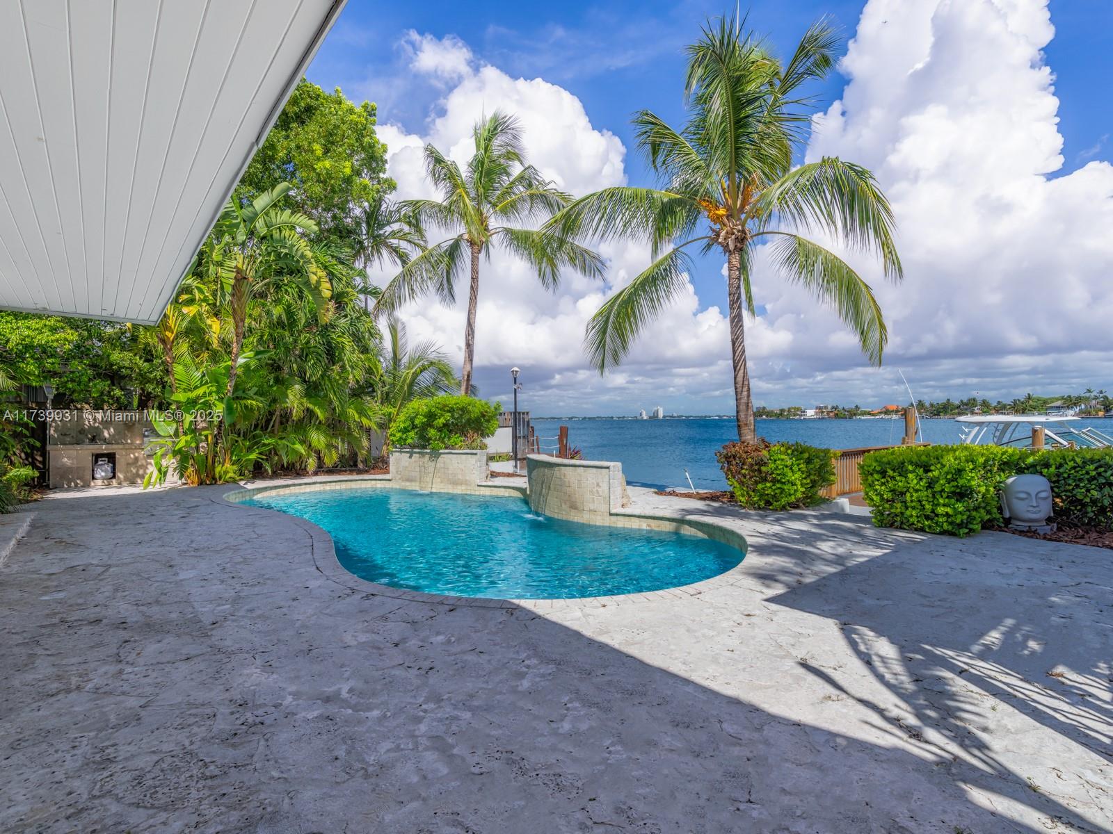 BISCAYNE POINT - Land