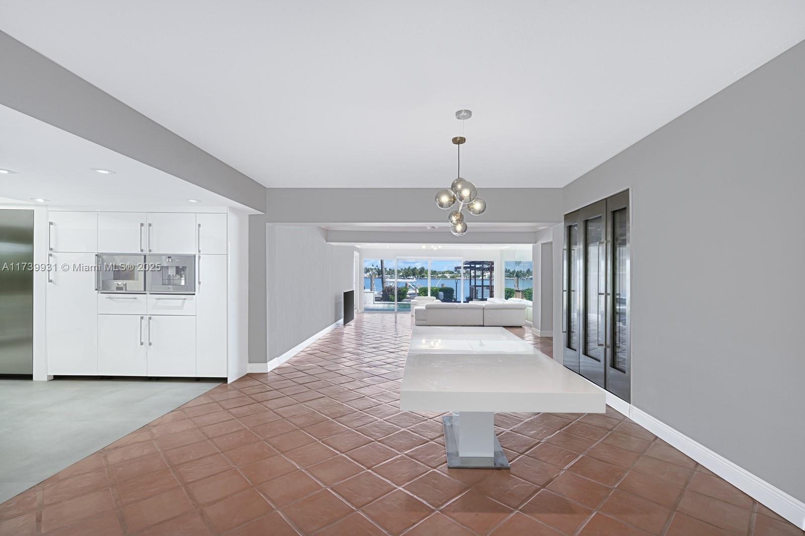 BISCAYNE POINT - Land