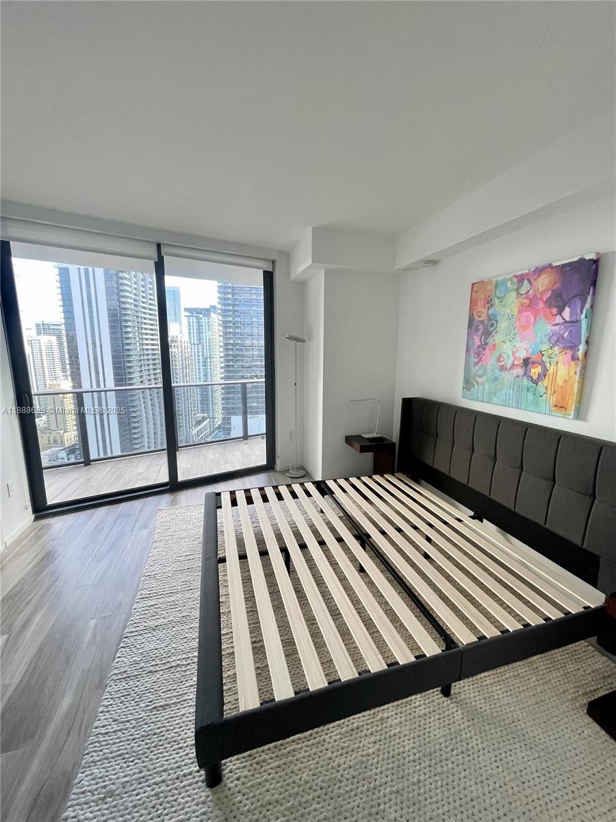 801 SMA RESIDENCES CONDO - Residential