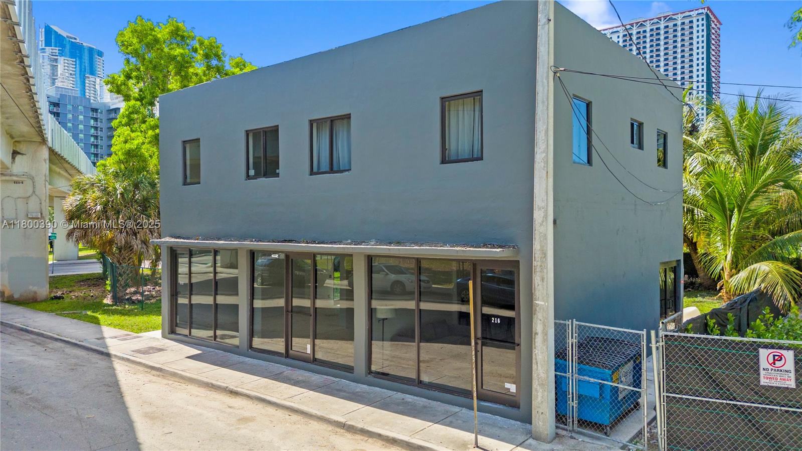 216 NW 11th St
