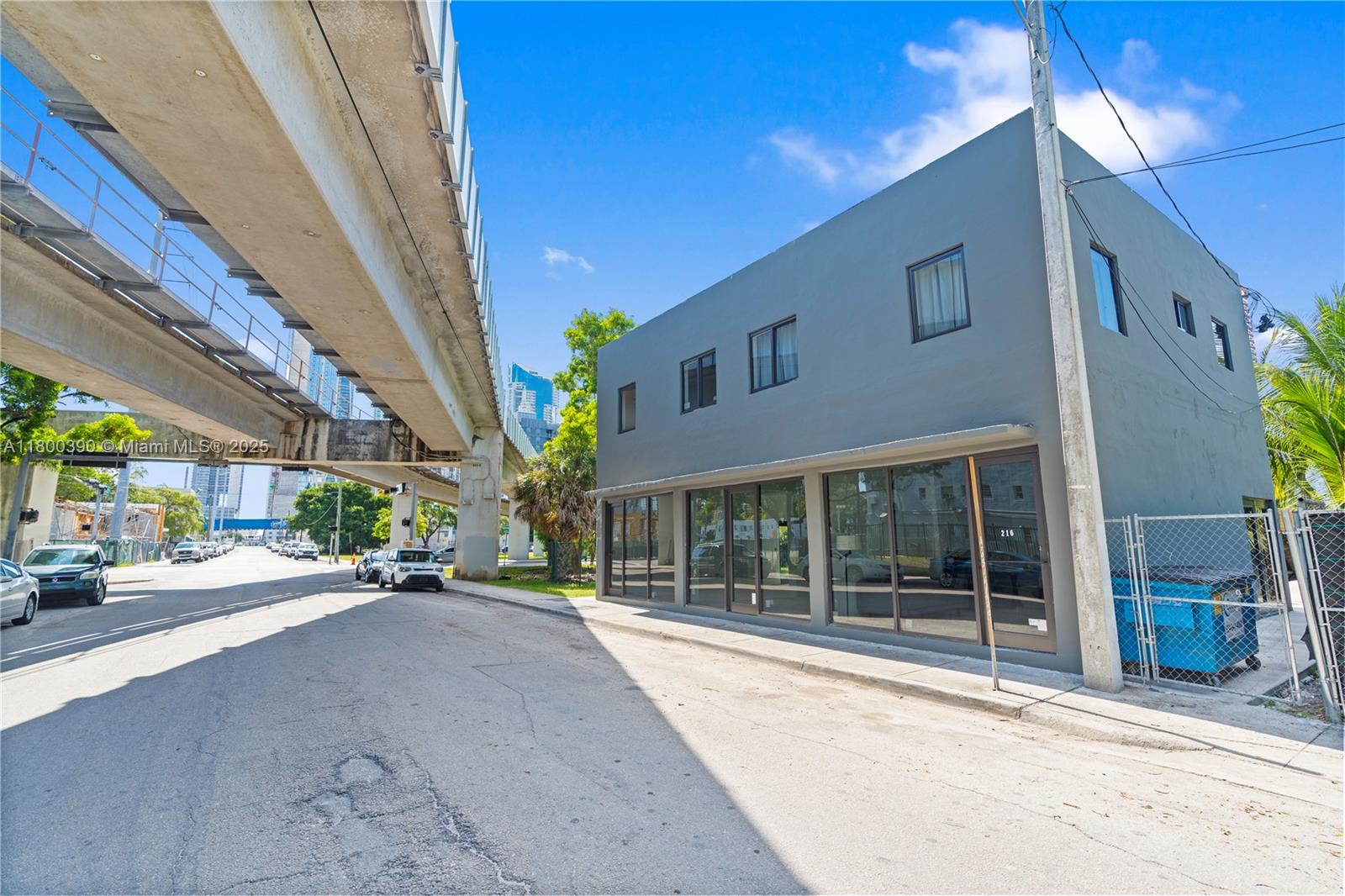 216 NW 11th St