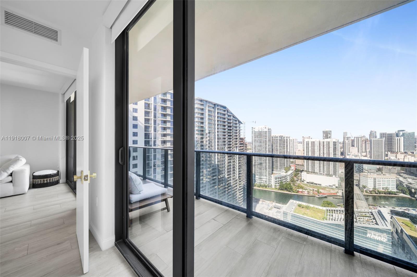 BRICKELL HEIGHTS EAST CON - Residential