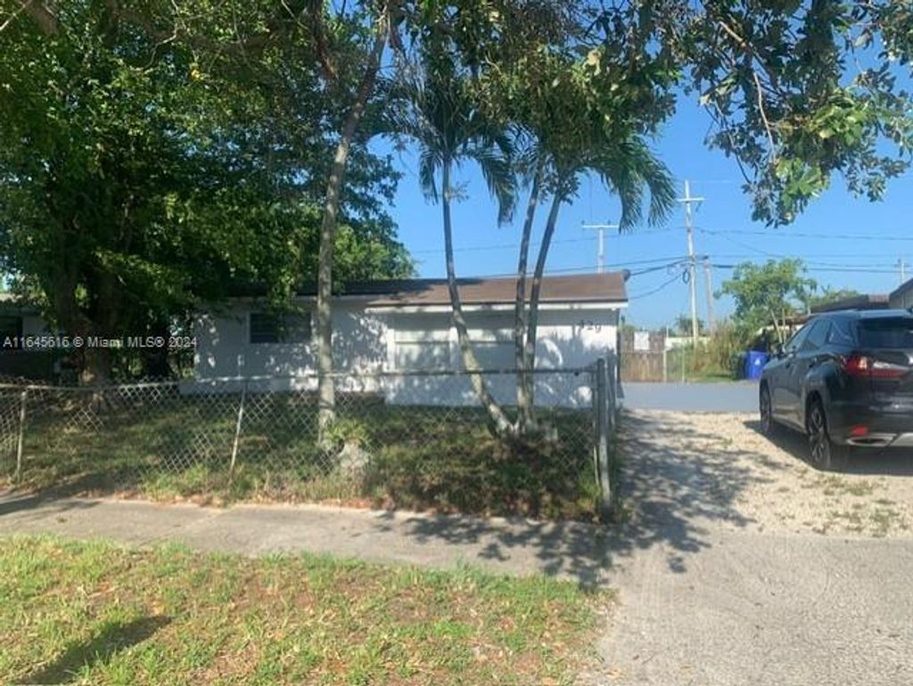 Photo of 429 SW 25th Ter #0, Fort Lauderdale, FL 33312 (MLS # A11645616)