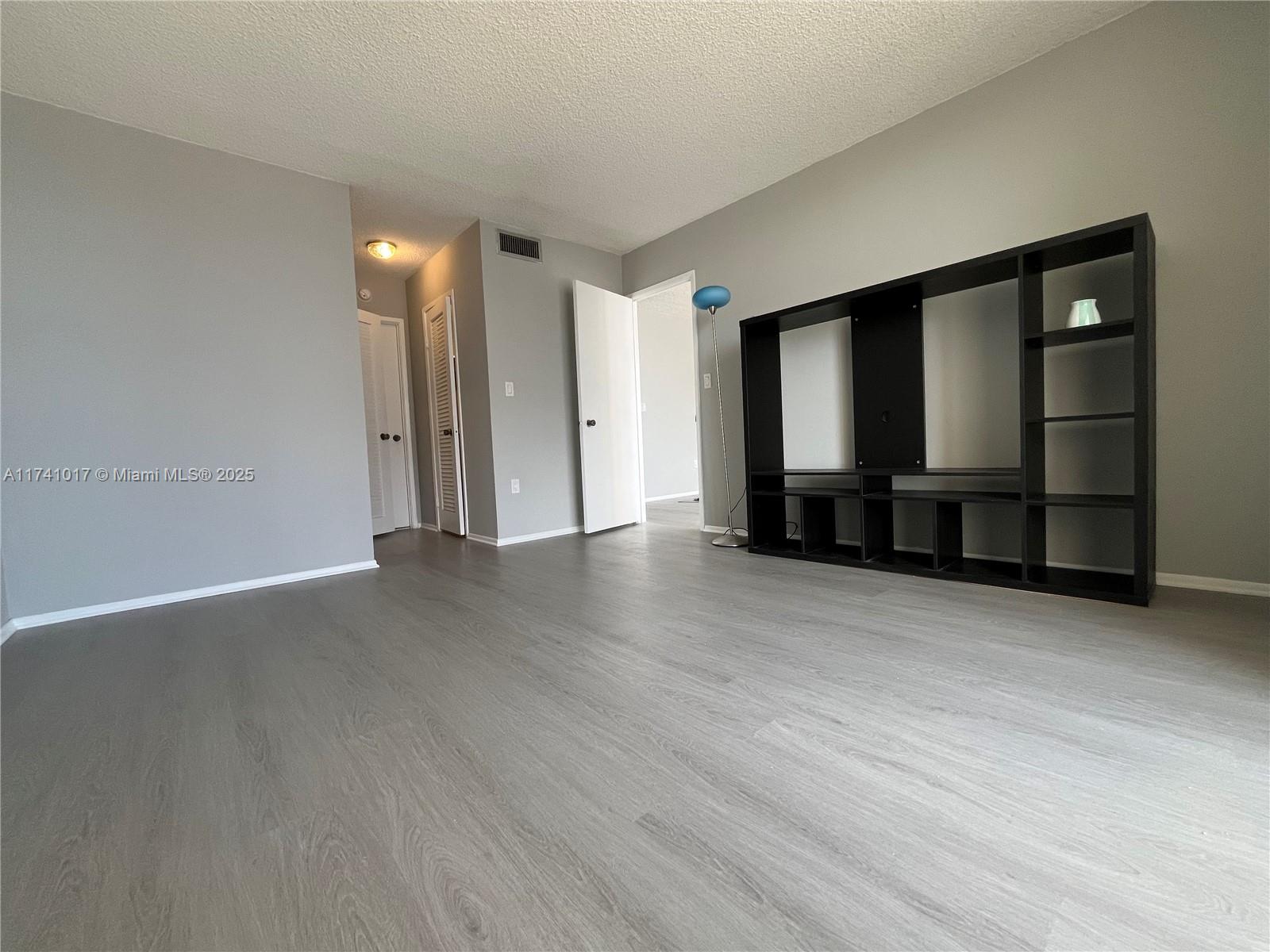 1301 Ne Miami Gardens Dr 1021W, Miami, Broward County, Florida - 1 Bedrooms  
1 Bathrooms - 