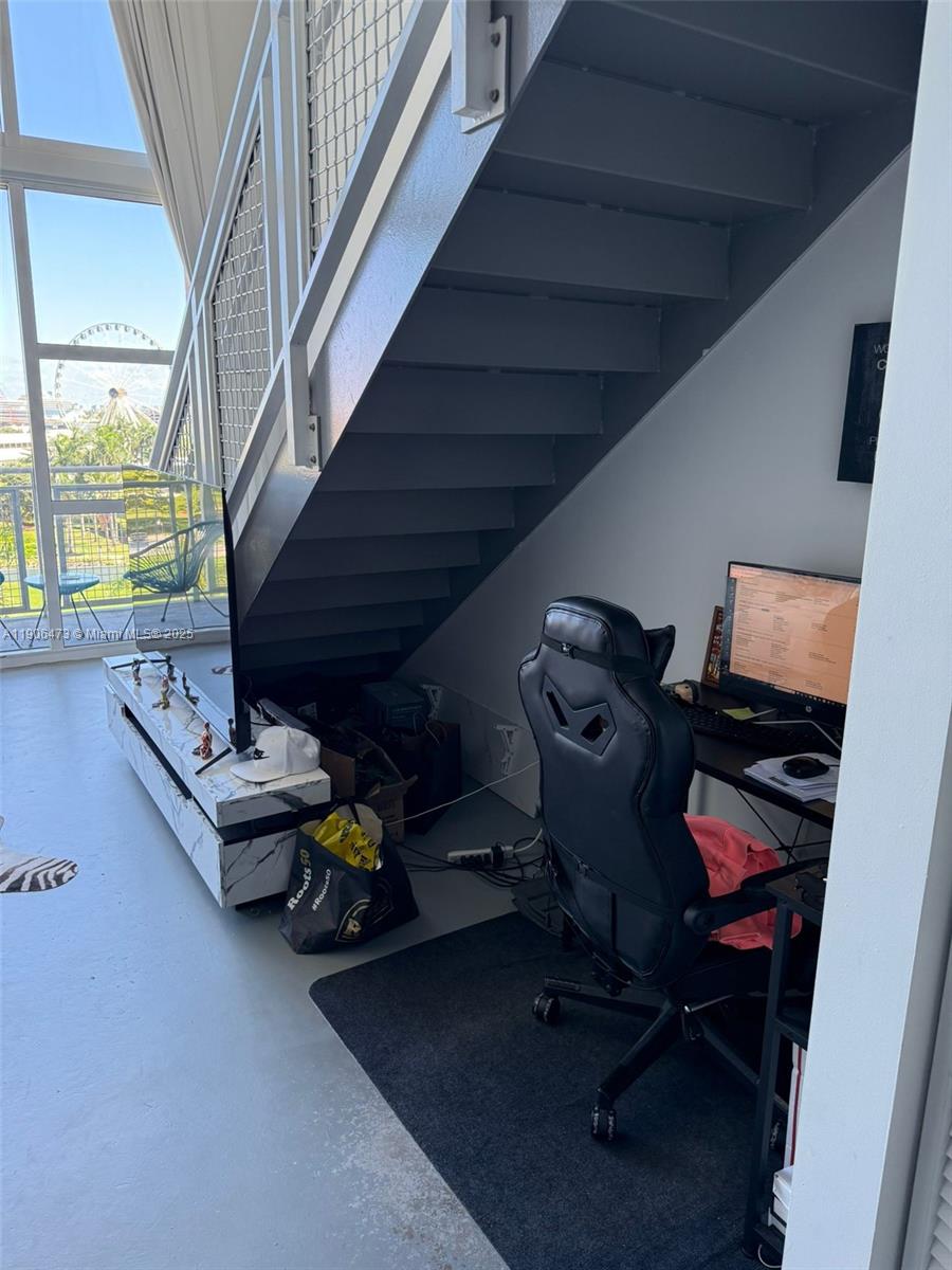 VIZCAYNE SOUTH CONDO - Residential