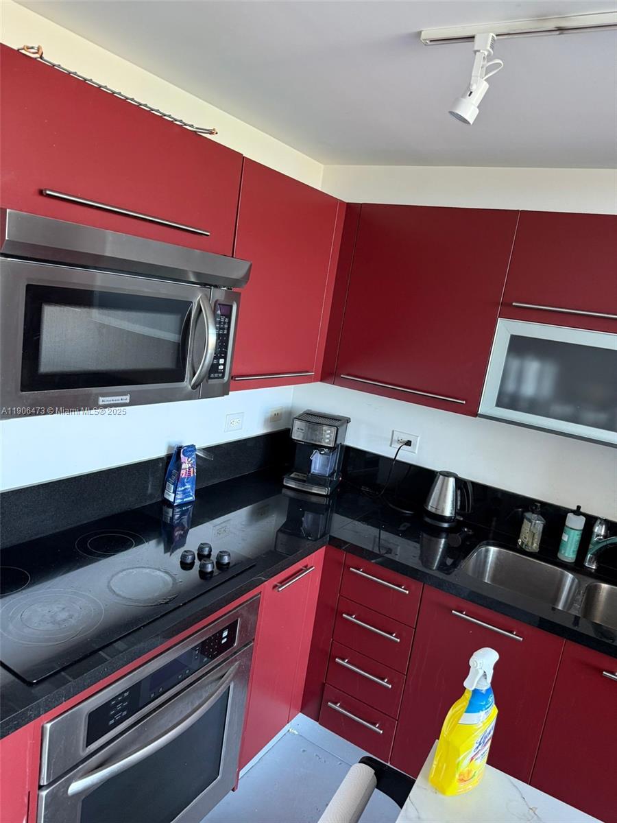 VIZCAYNE SOUTH CONDO - Residential