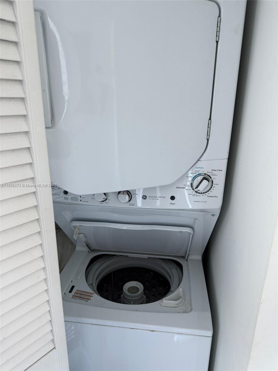 VIZCAYNE SOUTH CONDO - Residential