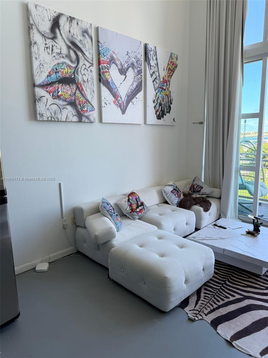 VIZCAYNE SOUTH CONDO - Residential