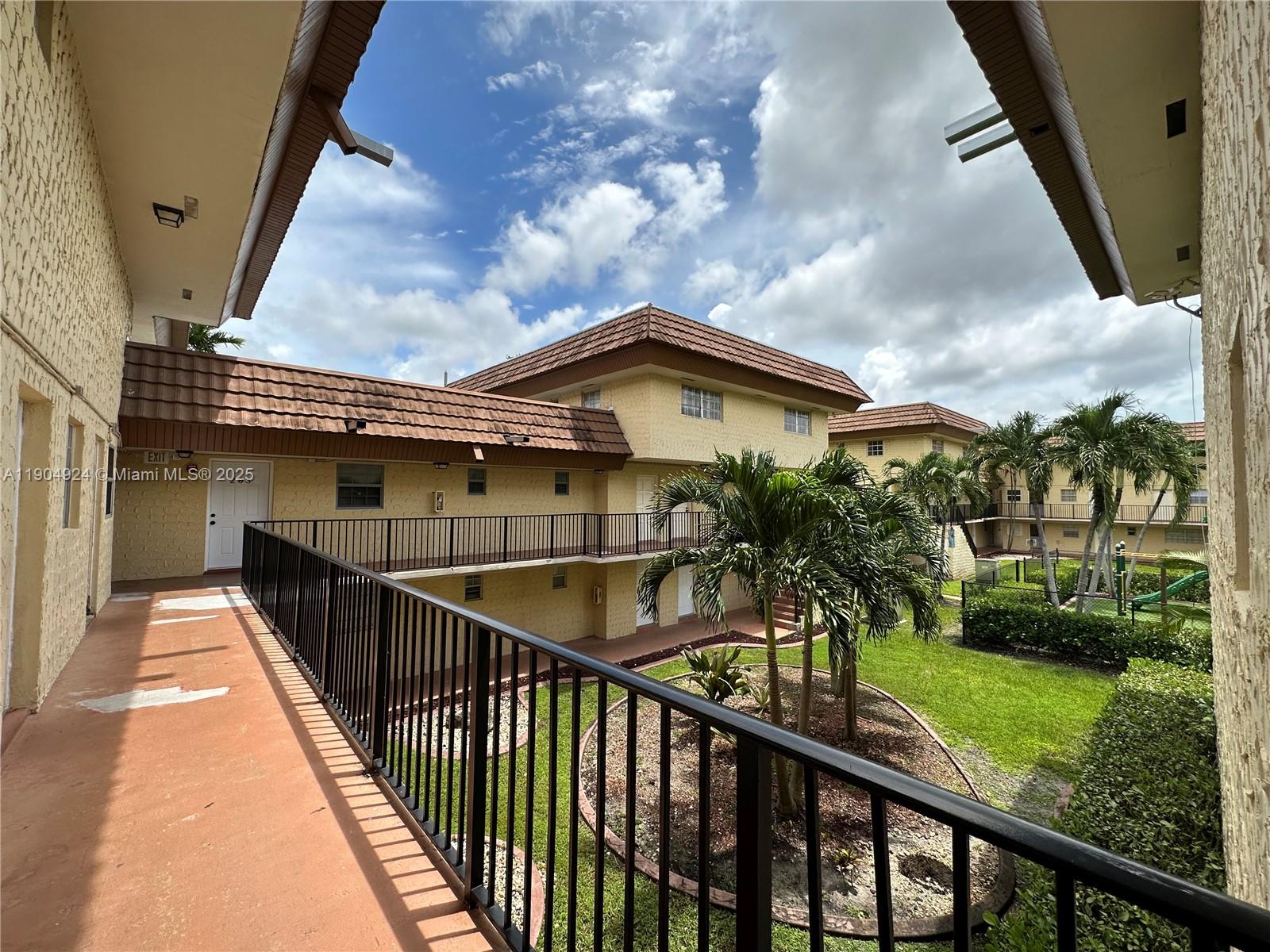 COURTYARDS AT KENDALL CON - Residential