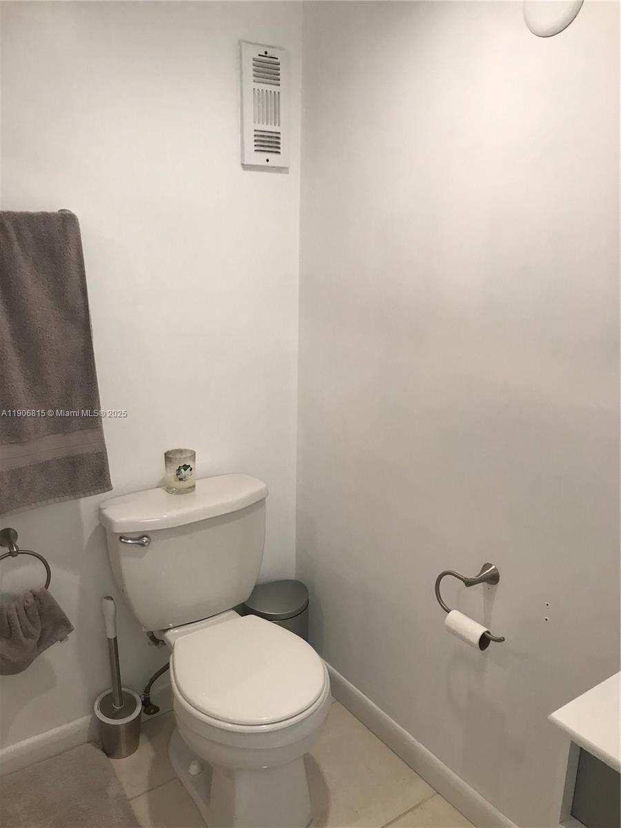 NARANJA LAKES CONDO NO 5 - Residential Lease