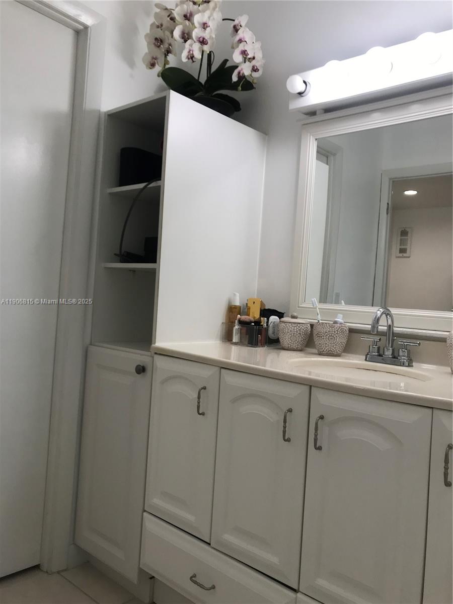 NARANJA LAKES CONDO NO 5 - Residential Lease