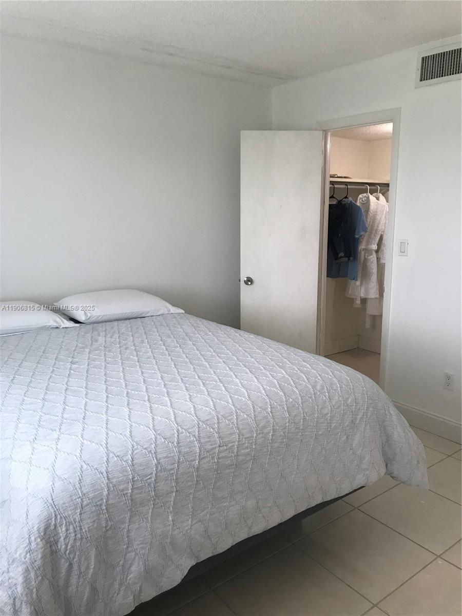 NARANJA LAKES CONDO NO 5 - Residential Lease