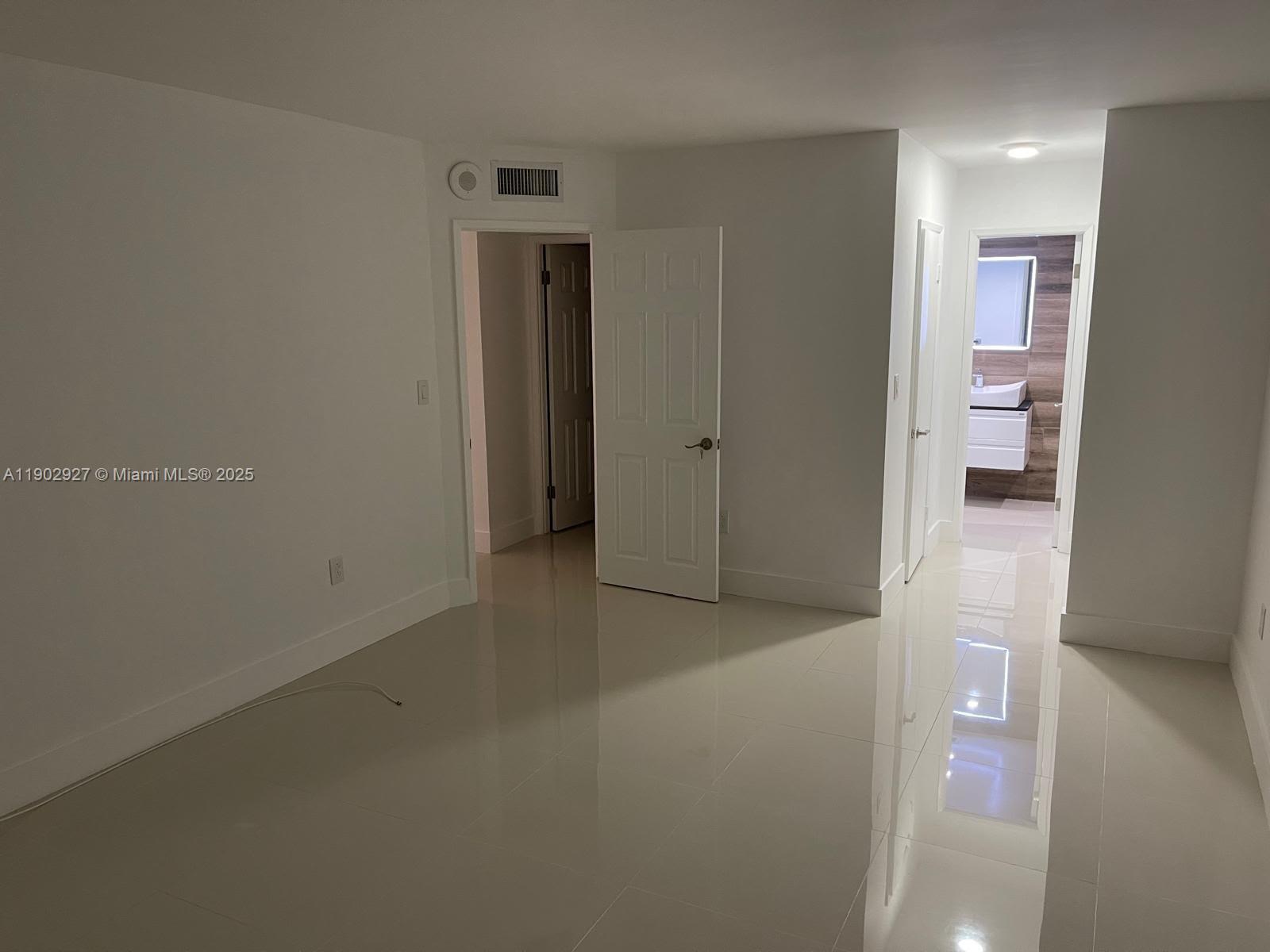 ADMIRALS PORT CONDO WEST - Residential