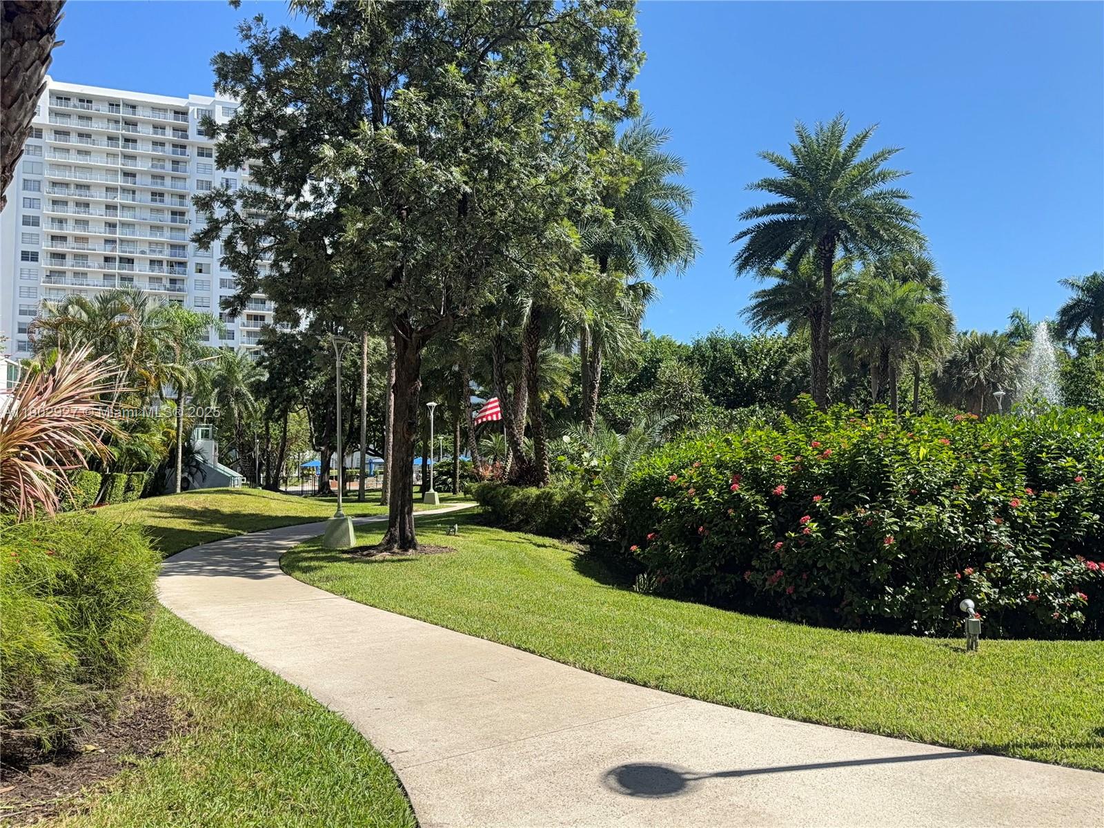 ADMIRALS PORT CONDO WEST - Residential