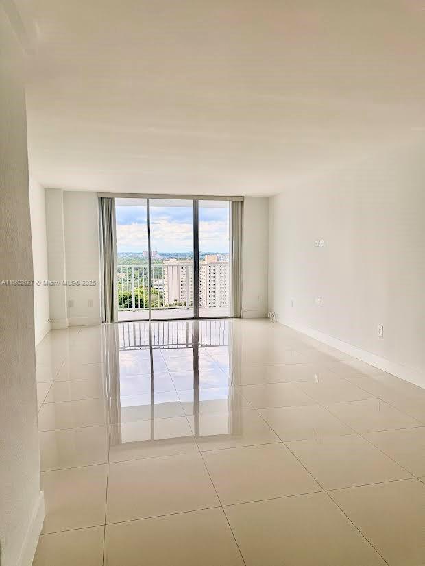 ADMIRALS PORT CONDO WEST - Residential