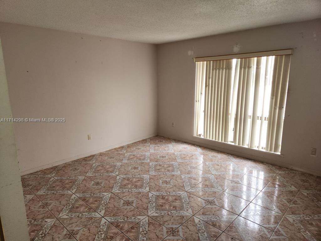 880 Camellia Dr